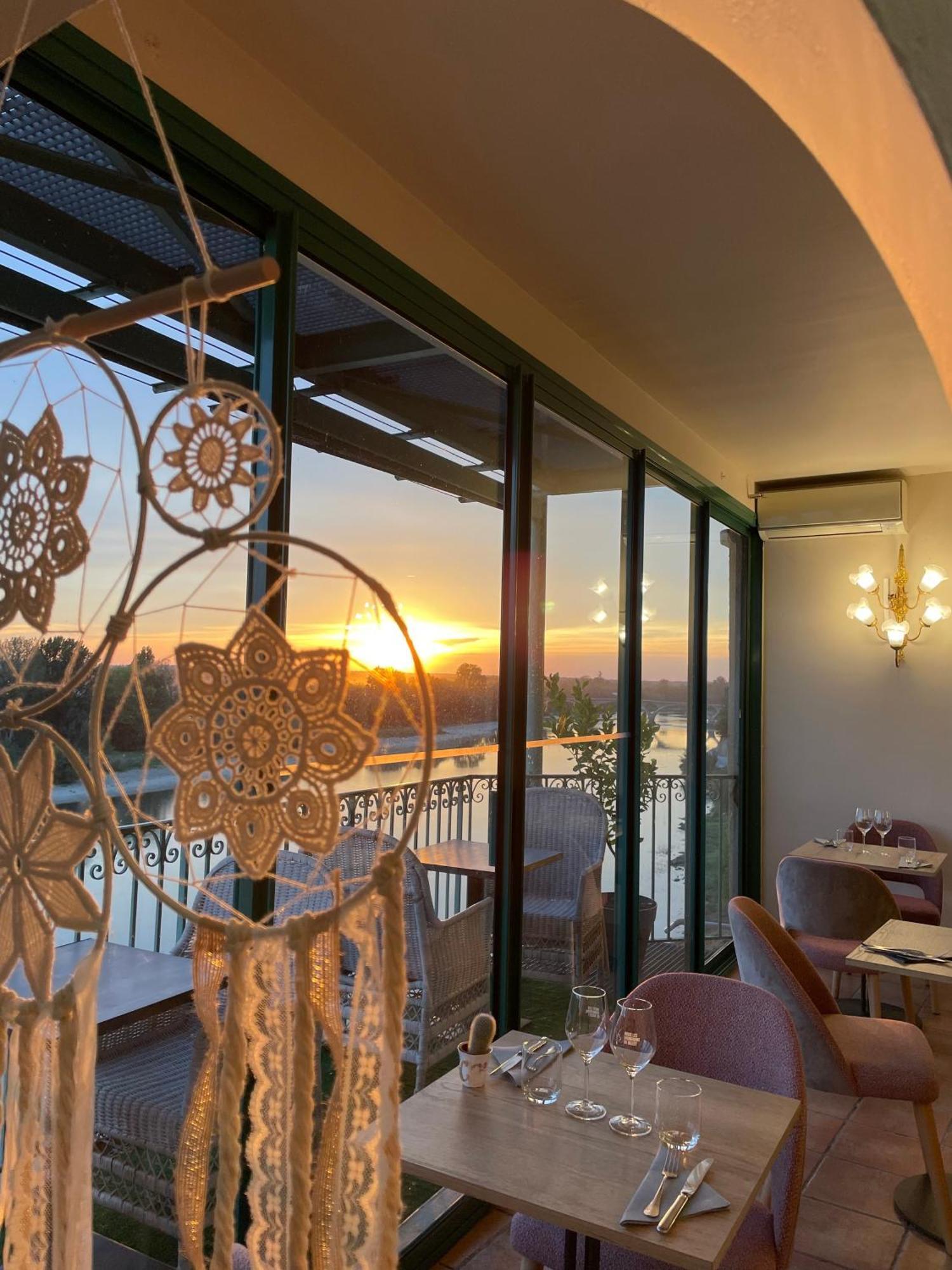 Hotel Restaurant Cote Garonne Le Balcon Des Dames - Tonneins Fauillet Marmande - Vue Panoramique Bord De Garonne Chambres Climatisees Exterior foto
